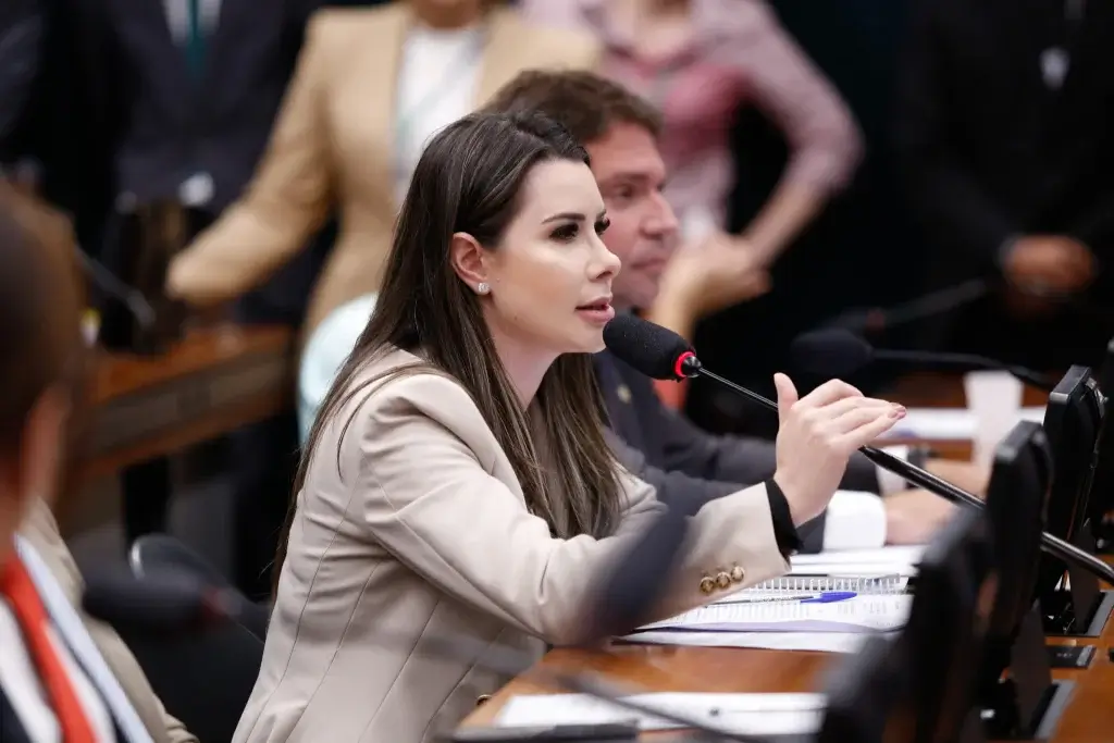 Caroline De Toni Congresso