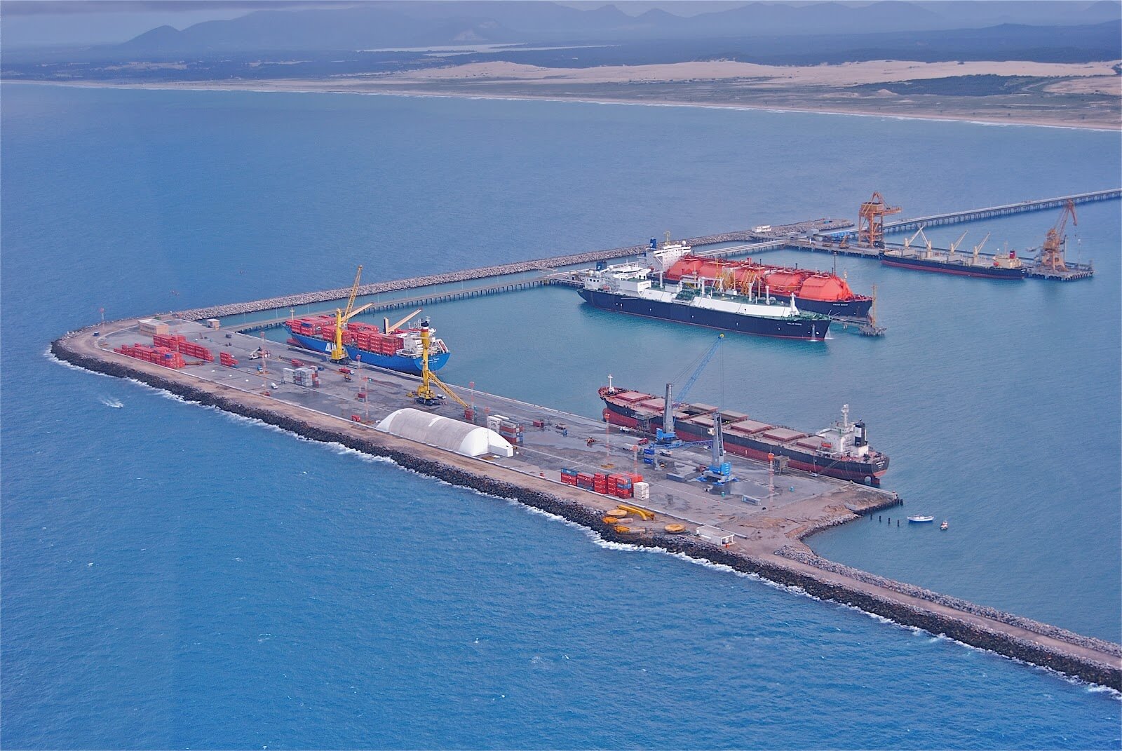 Porto de Roterdão assina MoU relacionado ao porto brasileiro de Pecém