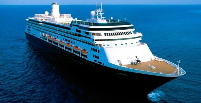 Ship Zaandam opens cruise season in the Port of Santos